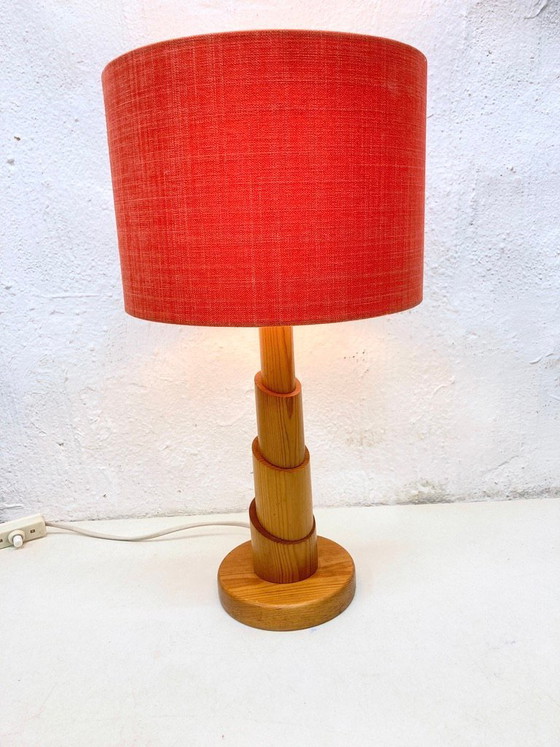 Image 1 of Lampe de table de style scandinave, design années 70/80, en bois de pin