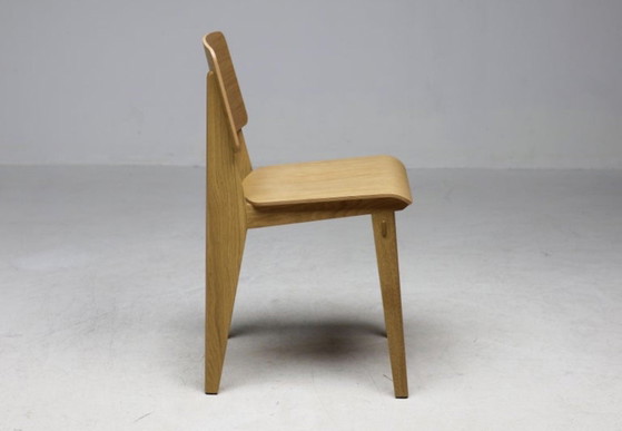 Image 1 of Chaise longue Vitra Jean Prouvé, totalmente de madera de roble natural: artesanía atemporal en roble macizo.