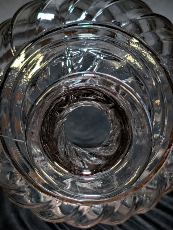 Image 1 of Decanter in vetro vintage con motivo a spirale.