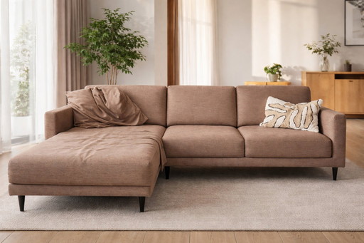 Sillón de tela marrón