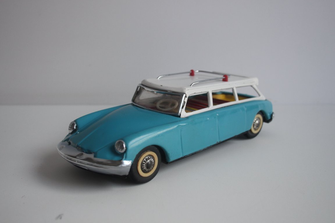 Vintage tin model car, Citroën DS station wagon, 1960s. | €240