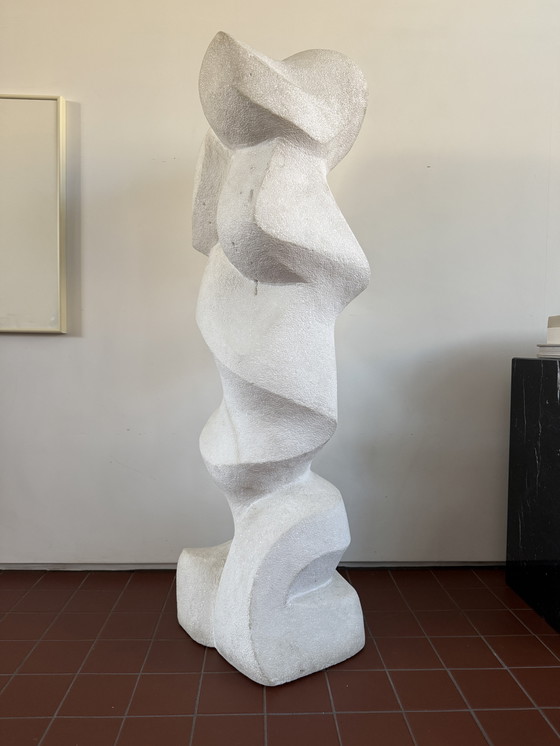 Image 1 of Stehende Granit-Stein-Skulptur