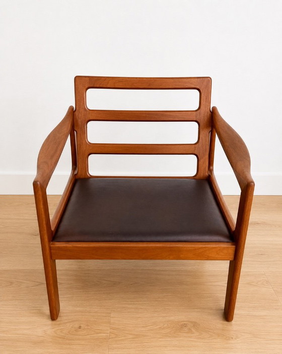 VINTAGE DANISH ILLUM WIKKELSØ TEAK LOUNGE CHAIR MODEL 20 – Armchairs, Leather (photo 10 of 12)