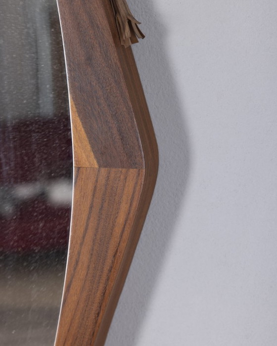 Image 1 of Miroir mural ovale en bois vintage des années 1960, design italien