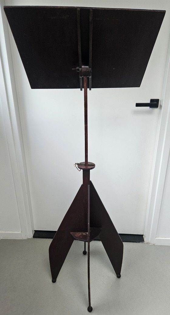 Image 1 of Atril/mesa para música de la escuela de Ámsterdam, década de 1930.