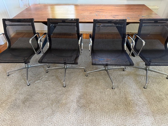 Image 1 of Chaise Vitra Eames EA 108 Noir Netweave – Chrome (Lot de 4)