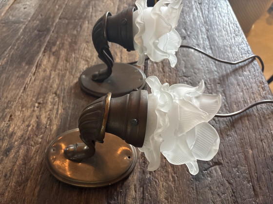 Image 1 of Conjunto de lámparas de pared de bronce de estilo Art Nouveau.