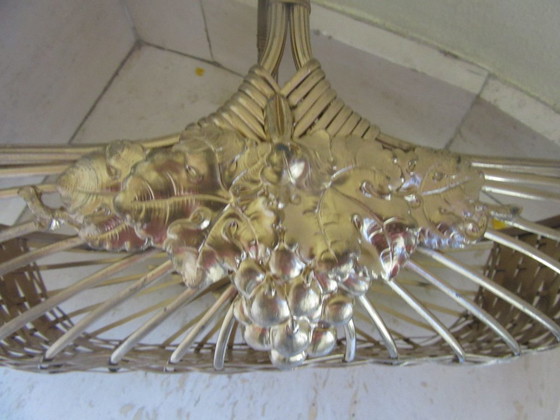 Image 1 of Goudkleurige mand in Hollywood Regency-stijl met glazen inzetstuk.