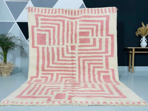 Tappeto marocchino geometrico rosa: 300x200 cm, annodato a mano in lana Beni Ourain.