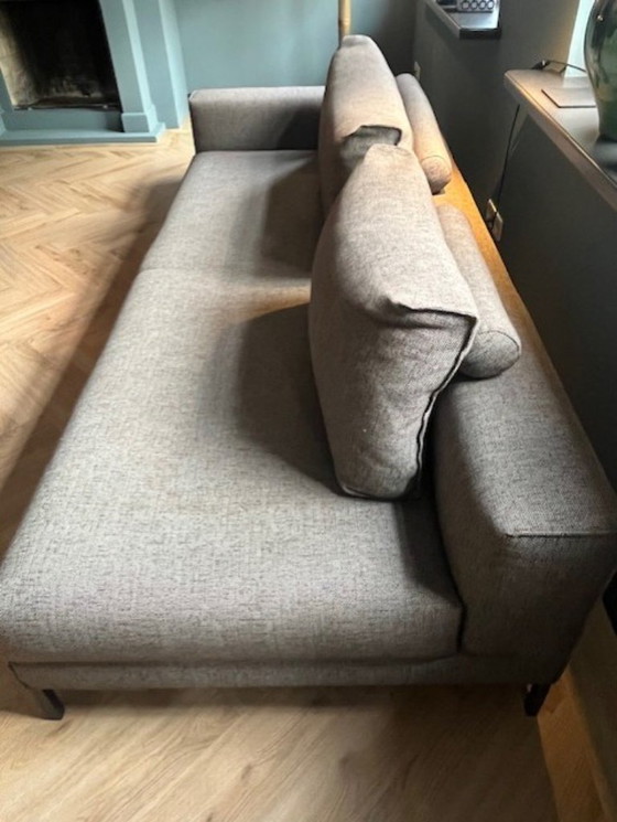 Image 1 of Conception en stock du canapé Aikon avec pouf