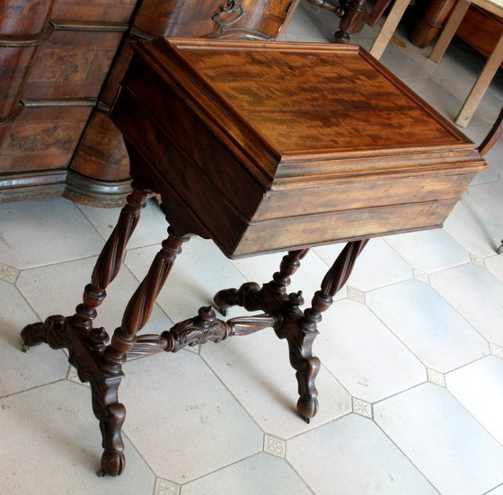 Image 1 of Klassieke Franse decoratie: vintage mahoniehouten naaitafel, hal uit het midden van de 19e eeuw.