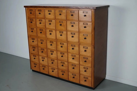 Image 1 of Mobiletto da farmacia/mobiletto da officina industriale olandese in faggio, circa anni '50