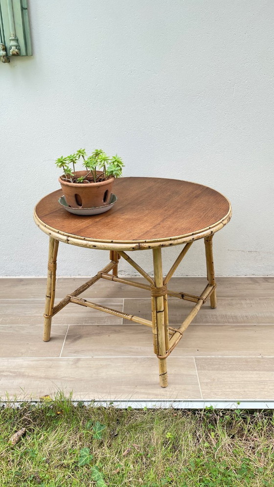 Image 1 of TABLE Basse RONDE Rotin et Chêne VINTAGE