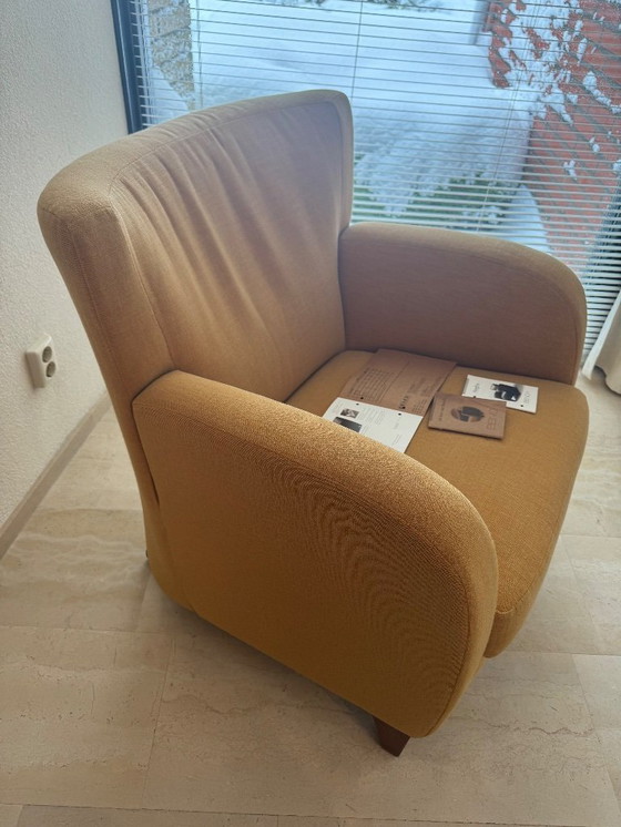 Image 1 of Sillón banco Momo en tejido amarillo ocre
