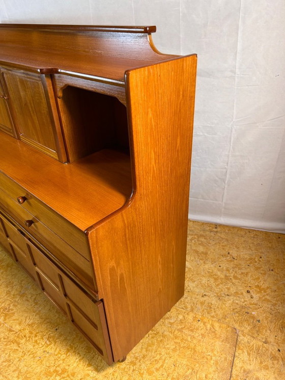 Image 1 of Credenza alta in teak vintage retrò di metà secolo di Nathan 1960-1970 Design eccezionalmente raro e insolito | Pezzo forte