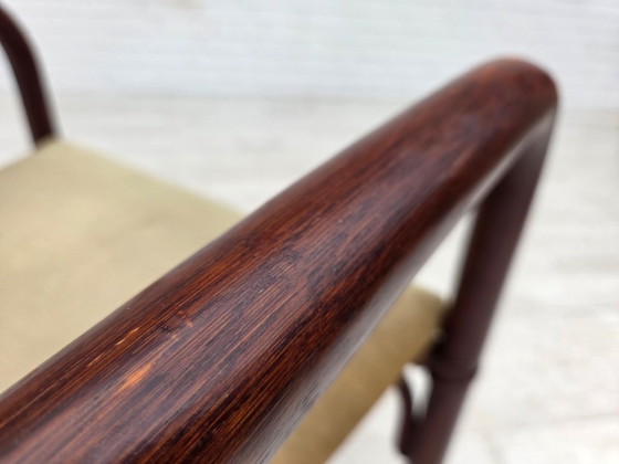 Image 1 of Jaren 80, een paar Scandinavische fauteuils, meubelbekleding van velours en bamboe.