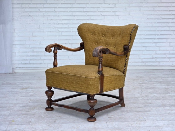 Image 1 of Deense fauteuil uit de jaren 60, originele groene meubelwol, gesneden eikenhout