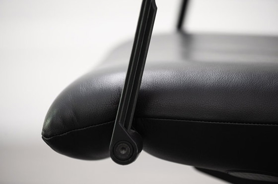 Image 1 of Vitra Figura Bureaustoel