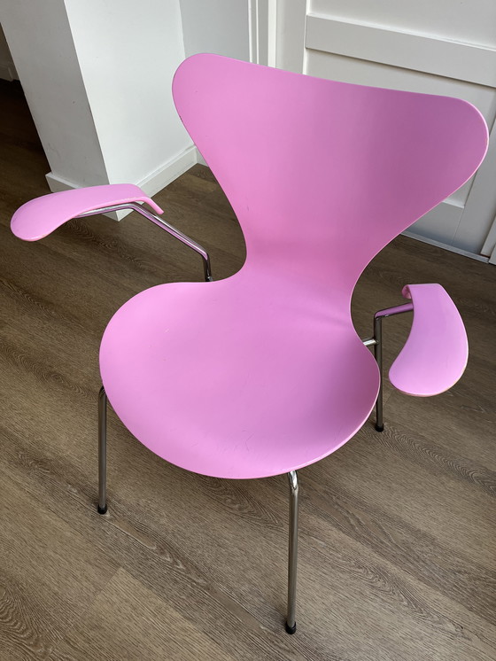 Image 1 of Fritz Hansen butterfly chair