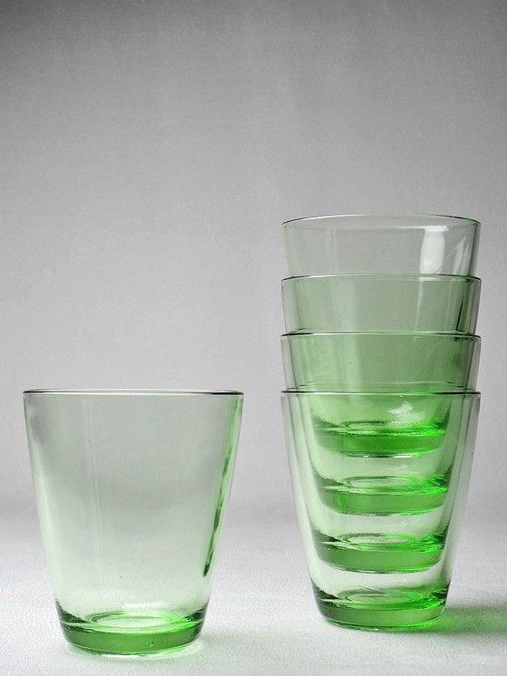 Image 1 of 5 Kleine fluorescerend groene vintage waterglazen