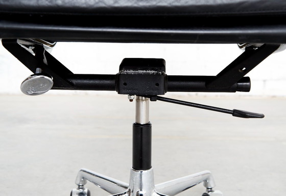 Charles & Ray Eames Soft Pad Chair EA 217 voor Vitra – Bureaustoelen, Leer (photo 11 of 18)