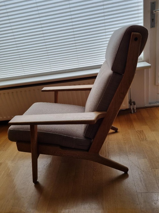 3 Sillones Hans Wegner y Mesa de Centro Tuck – Wool (photo 13 of 16)