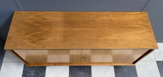 Image 1 of Buffet en bois à 2 portes de Suède