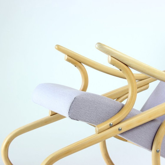 Image 1 of Fauteuil à bascule en bois courbé de style Mid-Century, en chêne blond, par Ton, Tchécoslovaquie, années 1960