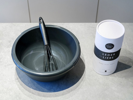 Image 1 of Cuidado del cuero natural