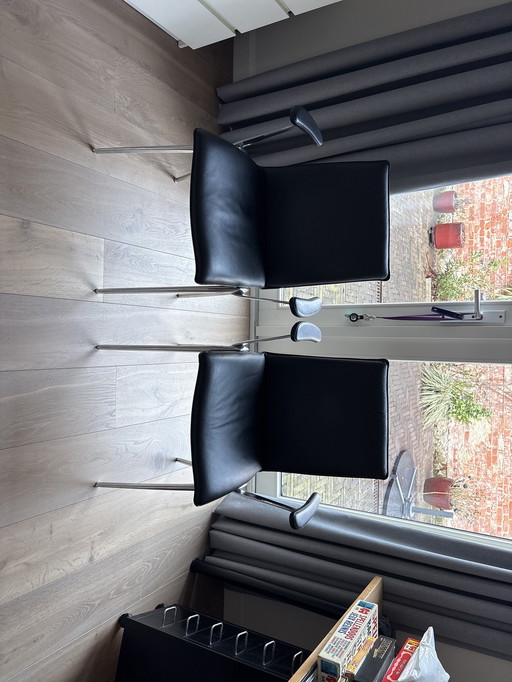 Eetkamer stoelen zwart leer/chroom 2x