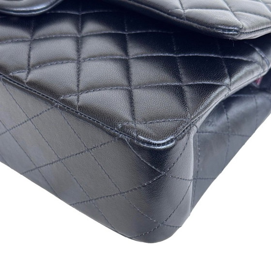 Chanel Classic Flap Medium – Crossbody bags, Lambskin (photo 12 of 16)