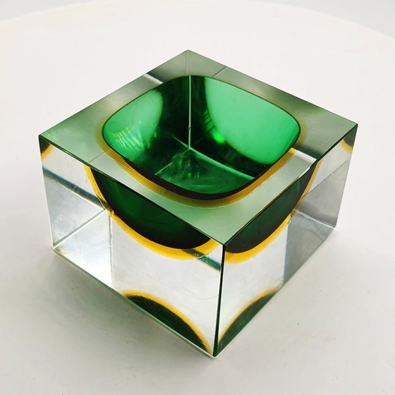 Image 1 of Rare cendrier carré en verre de Murano à l'uranium des années 1960, créé par Flavio Poli pour Seguso.