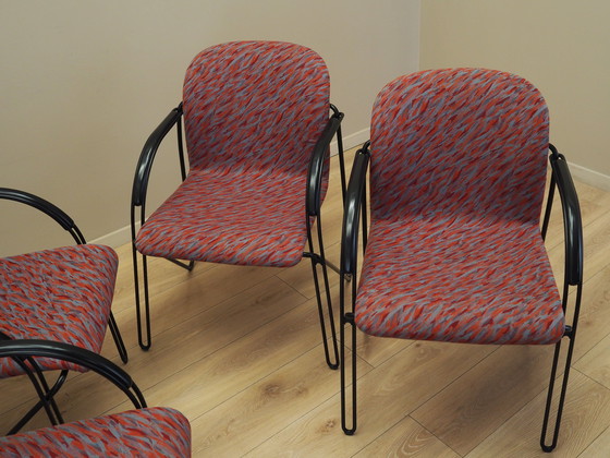 Image 1 of Ensemble de quatre chaises, design italien, années 1980, production : Italie