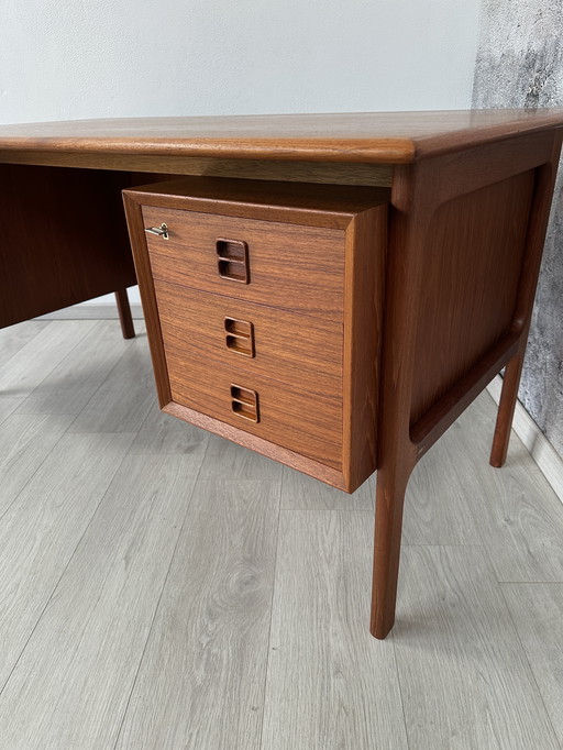Scrivania danese in teak di Arne Vodder, anni '60
