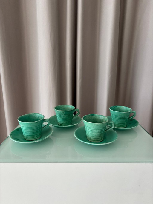 Set aus 4 Vintage Jadegrünen Studio-Keramik Espressotassen & Untertassen – Handglasiert
