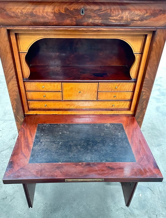 Image 1 of Antieke Biedermeier Secretaire – 19e eeuw – Mahonie – Zeer fraaie uitstraling