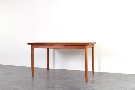 Image 1 of Uitschuifbare eettafel van Deens teakhout uit het midden van de 20e eeuw, jaren 60.