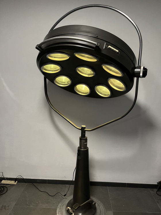 Image 1 of Lampe opératoire XXL sur trépied Nike