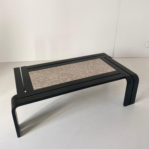 1x Italienischer Moderner Skulpturaler Couchtisch mit Granitplatte & Bugholzrahmen, 1980