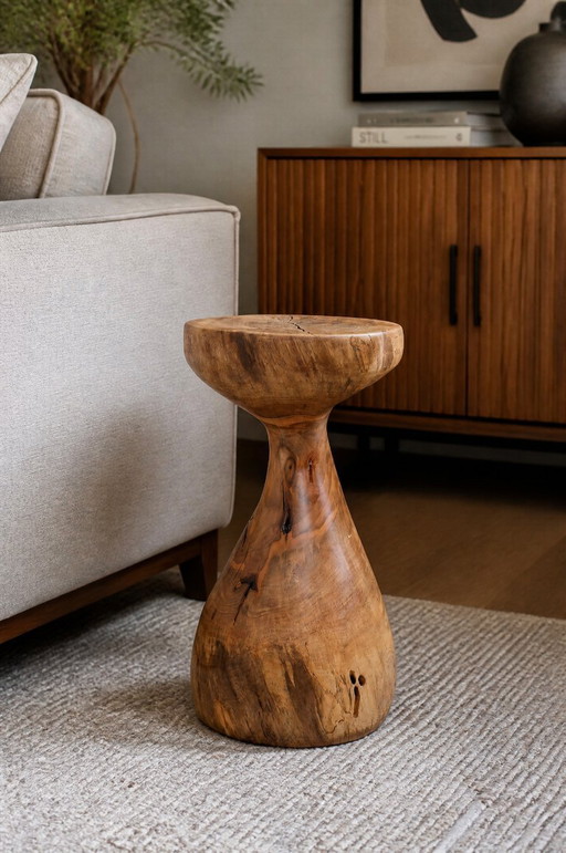 Table d'appoint sculpturale, tabouret, bois massif, noyer, design contemporain, Logniture