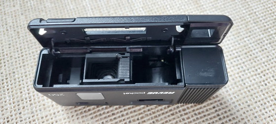 Image 1 of Cámara Revue Pocket 250, década de 1970