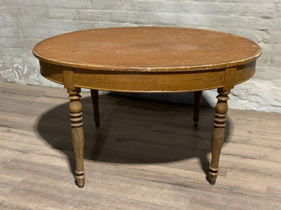 Image 1 of Table ovale française avec une belle patine authentique