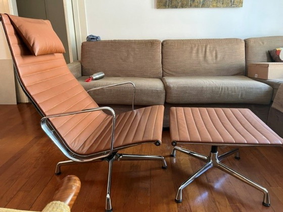 1 x Vitra Eames EA 124 Fauteuil + EA 125 Locker – Leather, Aluminium (photo 3 of 5)
