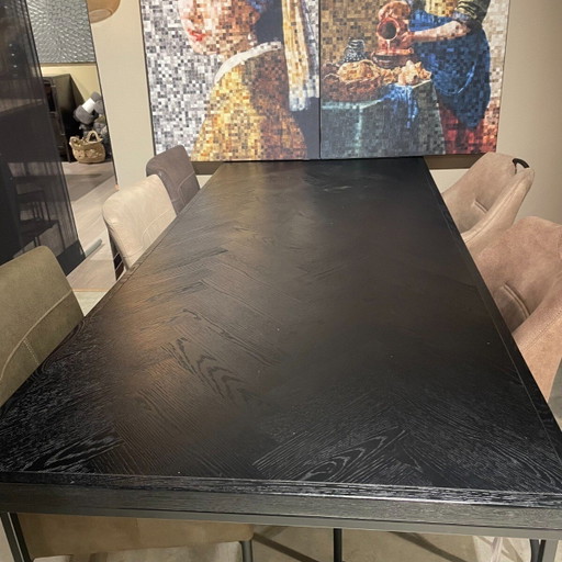 Vinito Eikenfineer Zwart Visgraat Motief – Pronto Wonen, eettafels (photo 2 of 3)
