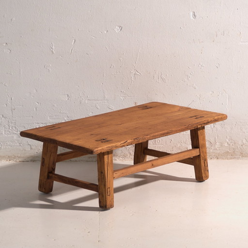 Antieke lage tafel van grenenhout – China, circa 1890