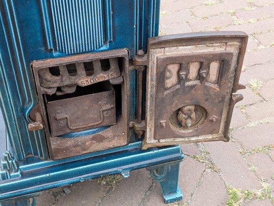 Rare Art Deco 'Skyscraper' Tower Stove by Fobrux – Majolica Blue (c. 1930) – Les Fonderies Bruxelloises (photo 8 of 18)