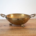 Antieke Franse bronzen schaal uit de 19e eeuw met decoratieve leeuwenhandvatten en -klauwen