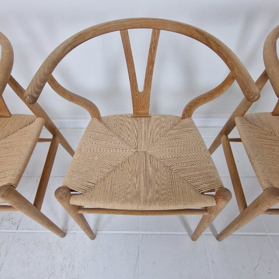 Image 1 of Hans J. Wegner CH24 Wishbone Chairs van Carl Hansen & Søn, Denemarken, set van 5