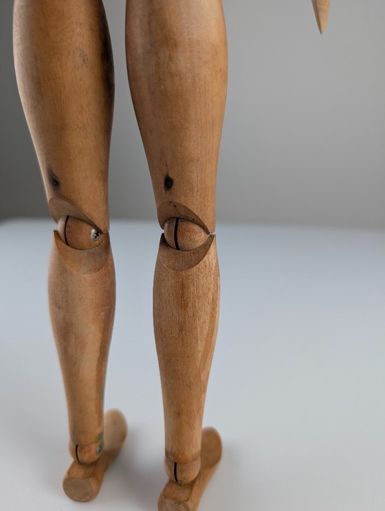 Image 1 of Figurine articulée en bois d'artiste, style milieu du XXe siècle