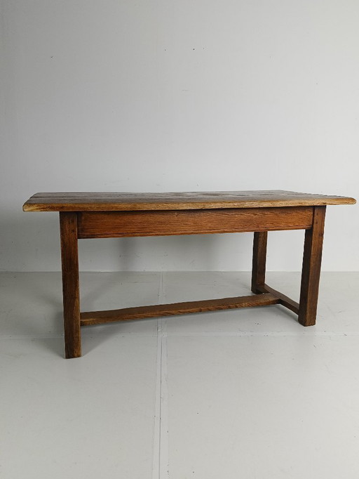 Hermosa mesa de monasterio francés